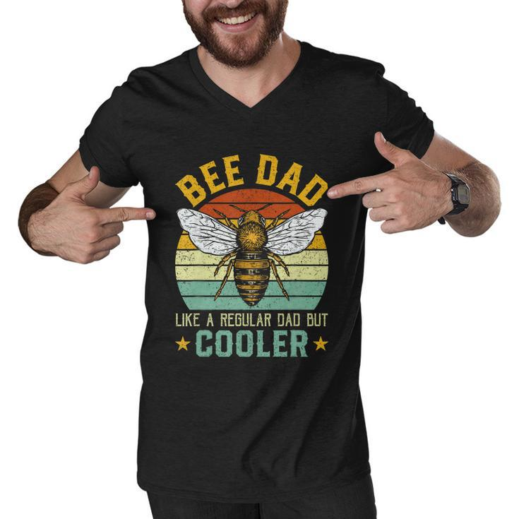 Bee Dad Honey Beekeeper Funny Beekeeping Fathers Day Gift Men V-Neck Tshirt
