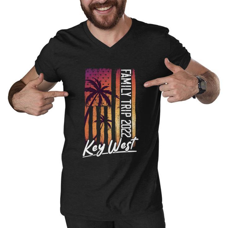 Florida Family Vacation 2022 Key West Family Trip 2022 Cool Gift Men V-Neck Tshirt