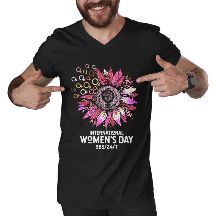 International Womens Day 2022 Gender Equality Break The Bias Tshirt Men V-Neck Tshirt