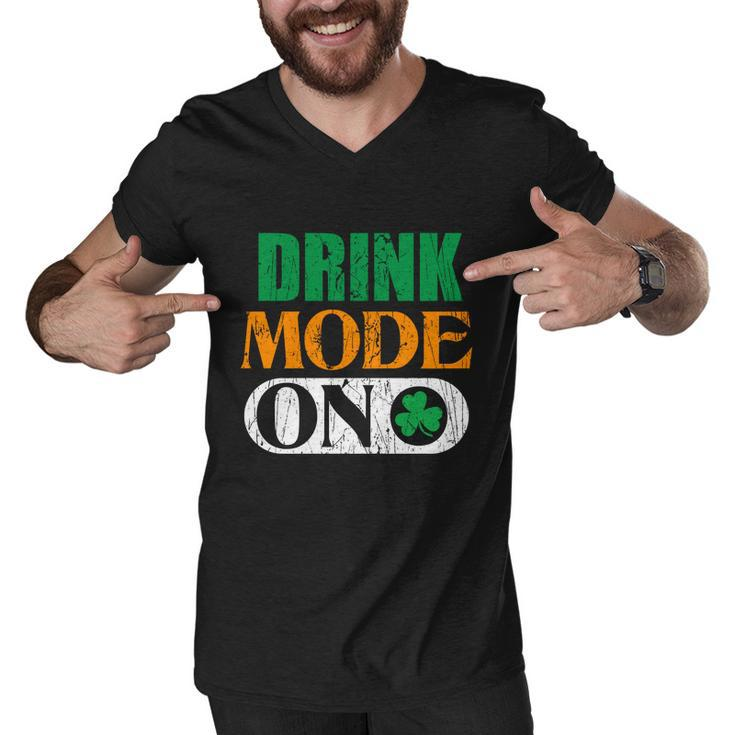 Mode On Happy St Patricks Day Flag Irish Shamrock Gift Graphic Design Printed Casual Daily Basic Men V-Neck Tshirt