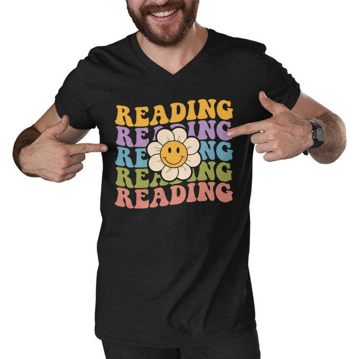 Retro Groovy Reading Teacher Back To School Men V-Neck Tshirt