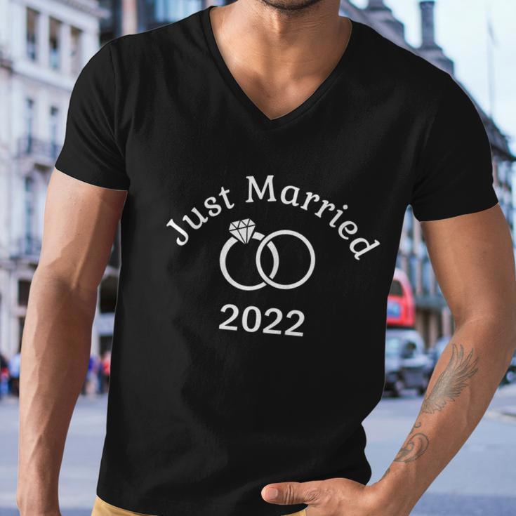 2022 Wedding Ring Matching Couple Just Married Men V-Neck Tshirt