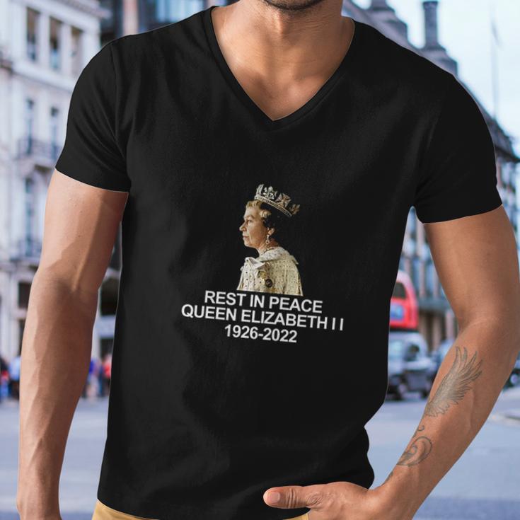 Rest In Peace Queen Elizabeth II 1926-2022 Men V-Neck Tshirt