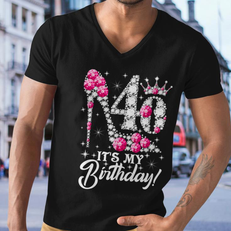 40 Years Old Its My 40Th Cool Gift Birthday Funny Pink Diamond Shoes Gift Men V-Neck Tshirt