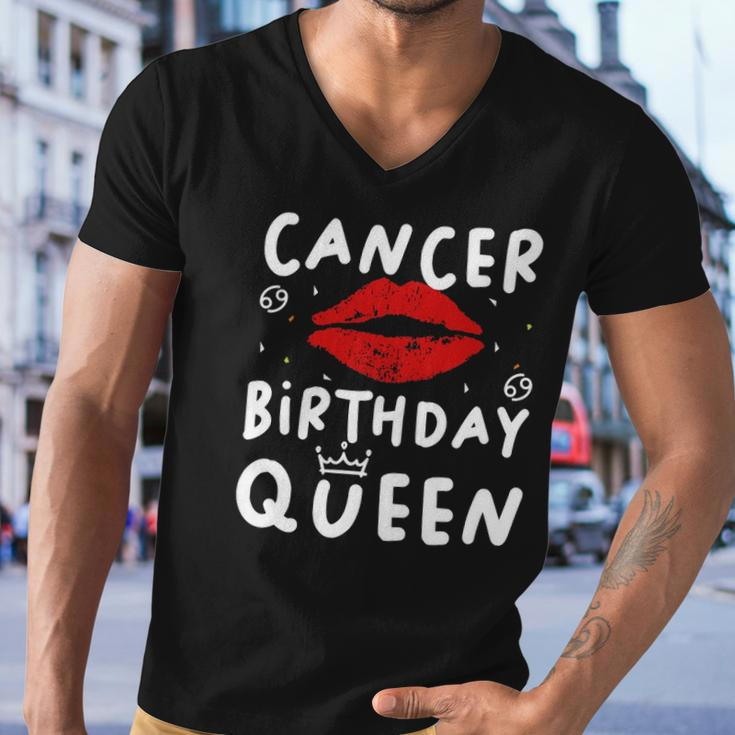 Cancer Birthday Queen Red Lips Men V-Neck Tshirt