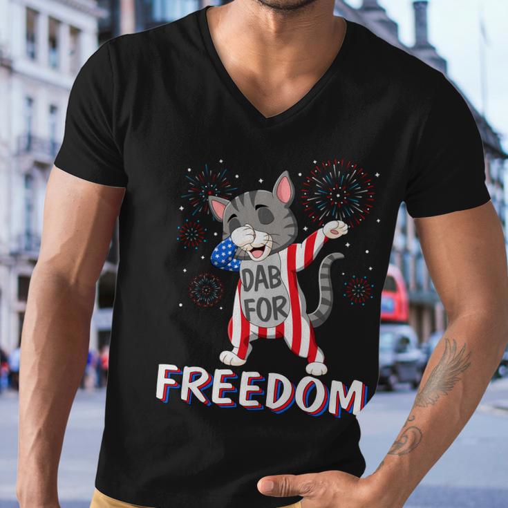 Cat Dabbing Fireworks Freedom 4Th Of July Cat Men V-Neck Tshirt