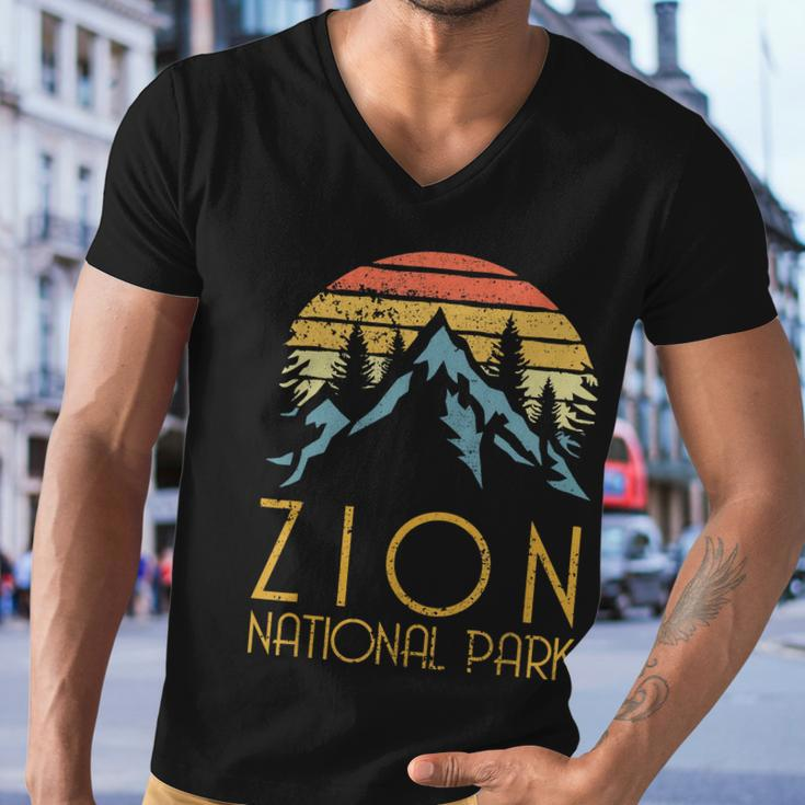 Cool Gift Vintage Retro Zion National Park Utah Gift Tshirt Men V-Neck Tshirt