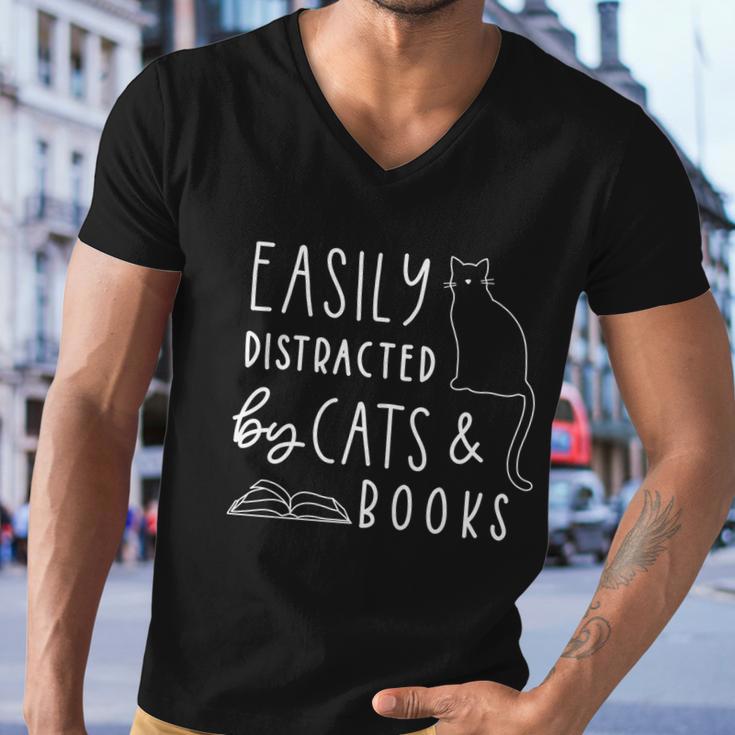 Easily Distracted Cats And Books Funny Gift For Cat Lovers Gift Men V-Neck Tshirt