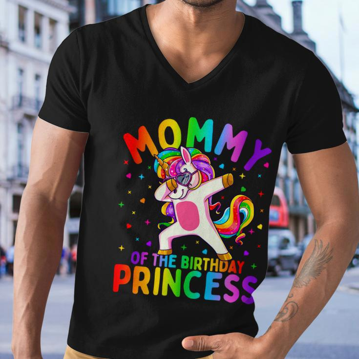 Mommy Of The Birthday Princess Girl Cool Gift Dabbing Unicorn Mom Gift Men V-Neck Tshirt