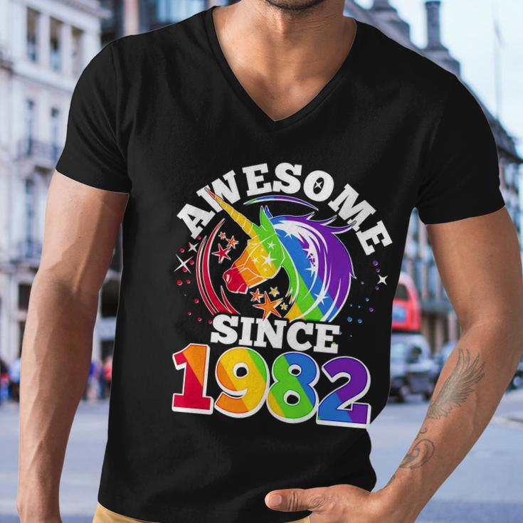 Rainbow Unicorn Awesome Since 1982 40Th Birthday Men V-Neck Tshirt