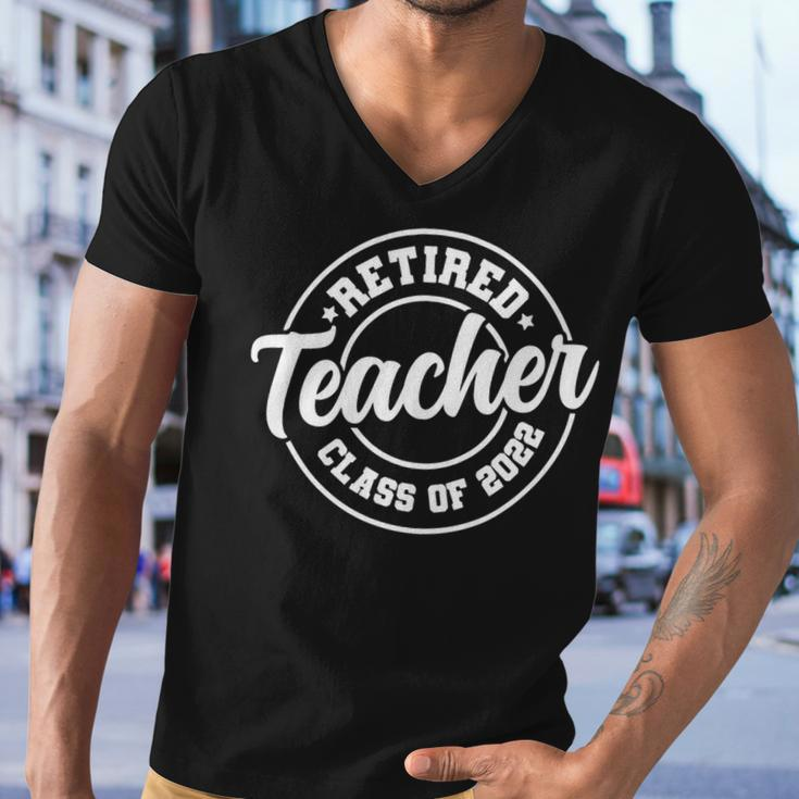 Vintage Retro Retired Teacher Class Of 2022 Retirement Gift Men V-Neck Tshirt