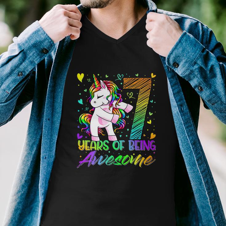 7Th Birthday 7 Year Old Girl Flossing Funny Unicorn Party Men V-Neck Tshirt