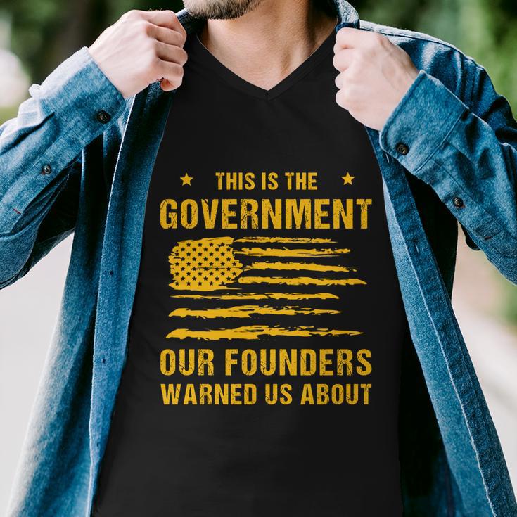 Anti Government Patriotic Americans Vintage Men V-Neck Tshirt