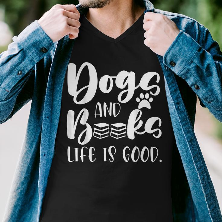 Funny Book Lovers Reading Lovers Dogs Books And Dogs Men V-Neck Tshirt