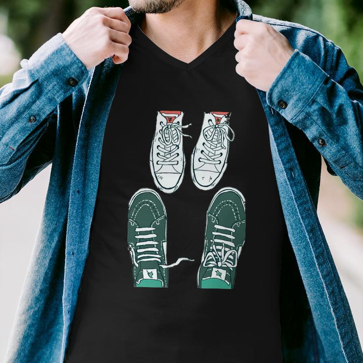Heartstopper Shoes Lover Men V-Neck Tshirt