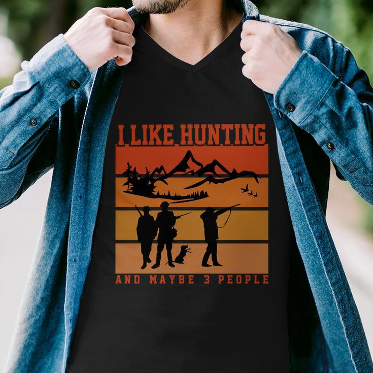 I Like Hunting And Maybe 3 People Halloween Quote Men V-Neck Tshirt