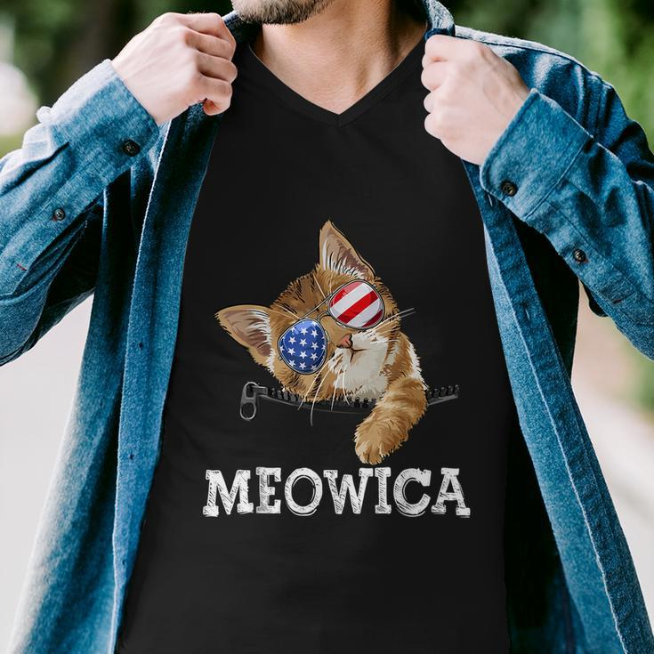 Meowica American Flag Cool Joke Cat Sunglusses 4Th Of July Men V-Neck Tshirt
