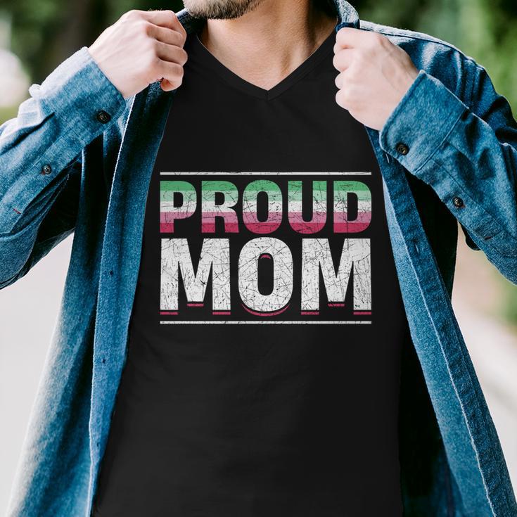 Proud Mom Abrosexual Flag Lgbtq Queer Mothers Day Abrosexual Funny Gift Men V-Neck Tshirt