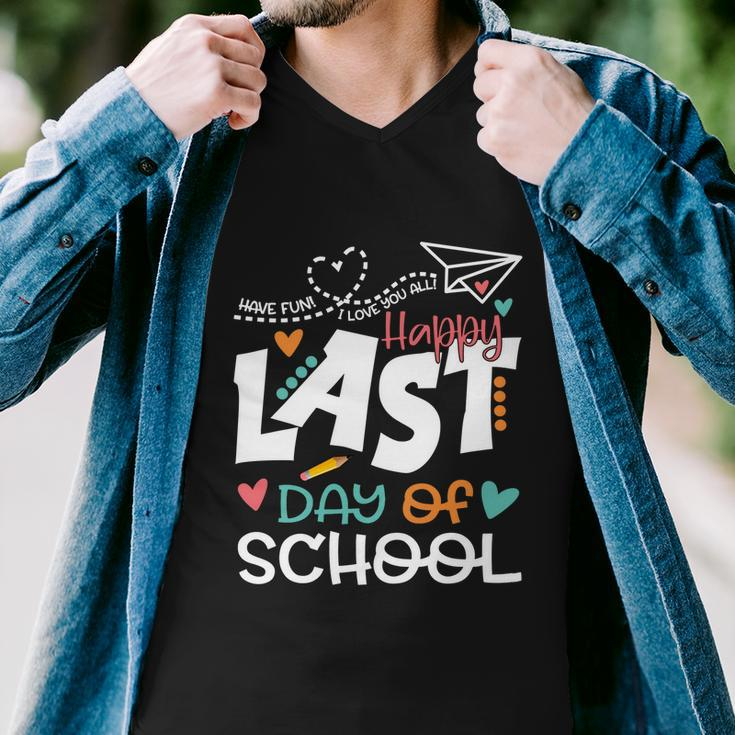 Teachers Kids Graduation Students Happy Last Day Of School Meaningful Gift Men V-Neck Tshirt