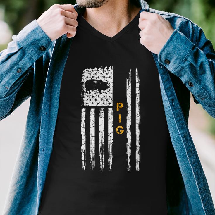 Vintage American Flag Pig Gift Funny Boar Pork Swine Silhouette Gift Men V-Neck Tshirt