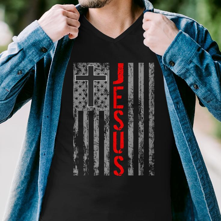 Vintage Jesus Usa American Flag Catholic Christion Cross Men V-Neck Tshirt