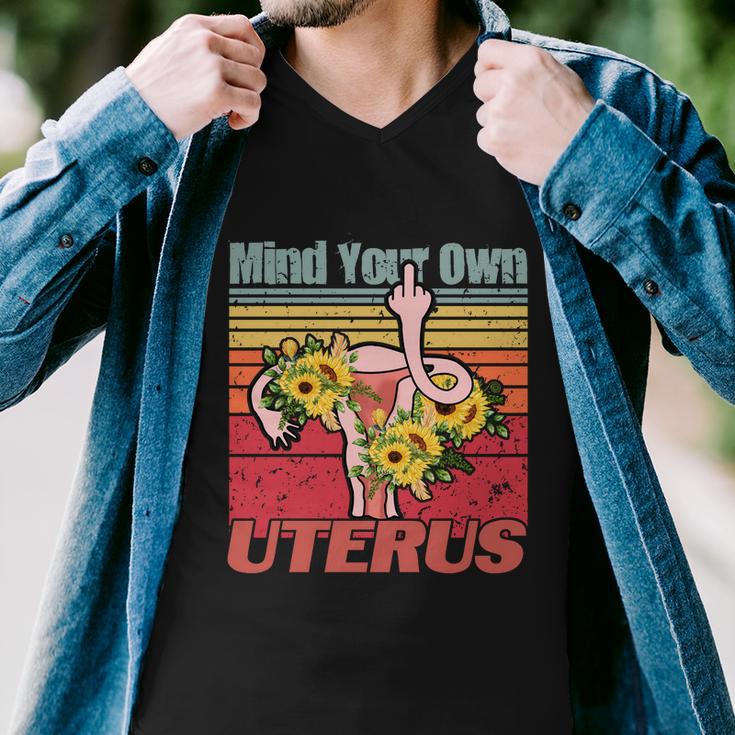 Vintage Mind You Own Uterus Floral Midle Finger 1973 Pro Roe Men V-Neck Tshirt