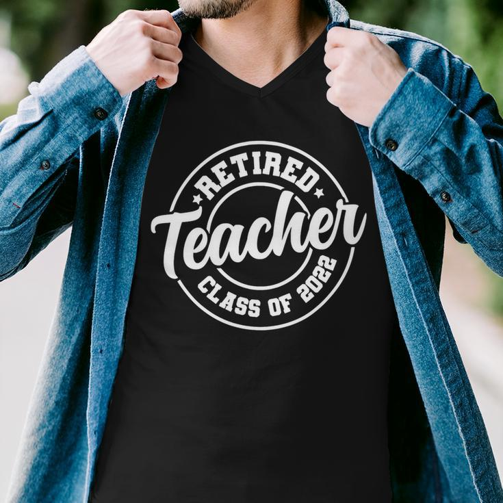 Vintage Retro Retired Teacher Class Of 2022 Retirement Gift Men V-Neck Tshirt