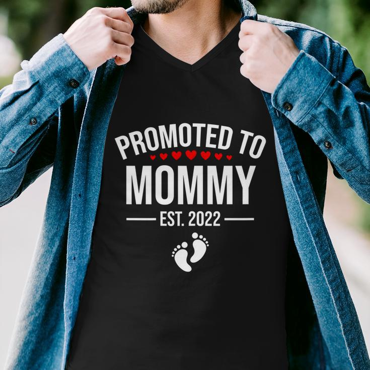 Womens 1St Time Mom Est 2022 Gift New First Mommy 2022 Mothers Day Gift Tshirt Men V-Neck Tshirt