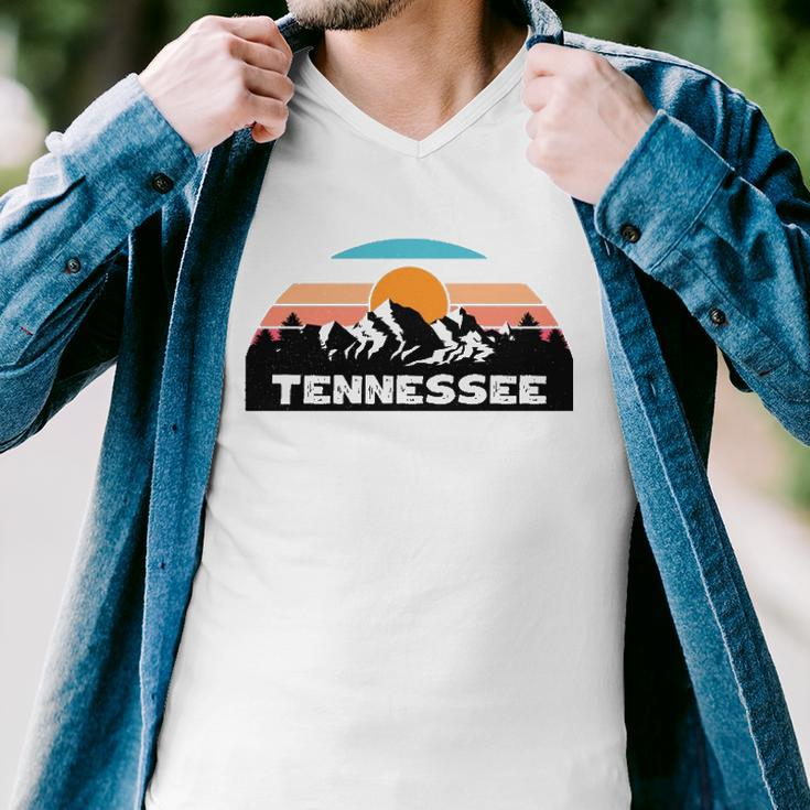 Tennessee Retro Vintage Sunset Mountain Tennessee Lovers Men V-Neck Tshirt