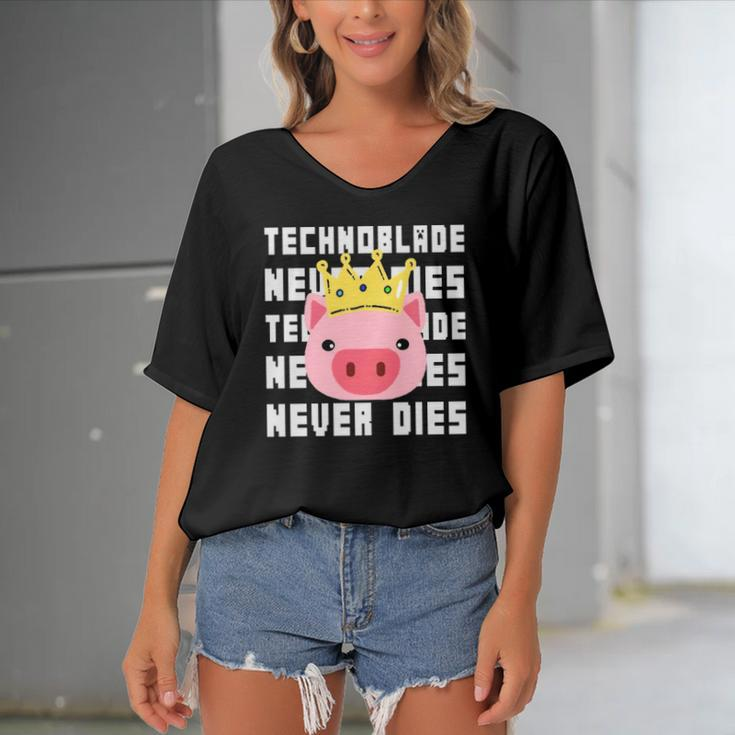 Technoblade Never Dies Technoblade Dream Smp Gift Women's Bat Sleeves V-Neck Blouse