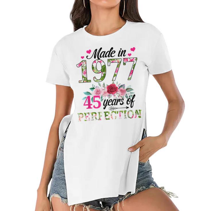 Made In 1977 Floral 45 Year Old 45Th Birthday Gifts Women  Women's Short Sleeves T-shirt With Hem Split