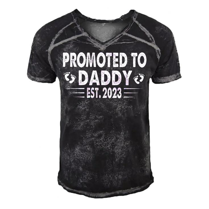 Mens Promoted To Daddy 2023 Soon To Be Daddy 2023 First Time Dad  Men's Short Sleeve V-neck 3D Print Retro Tshirt