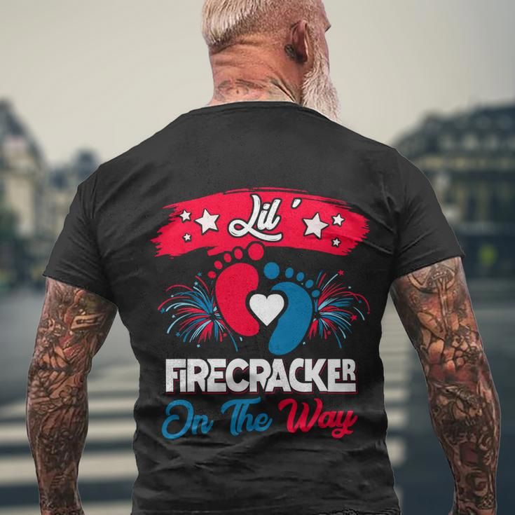 4Th Of July Pregnancy Meaningful Gift Lil Firecracker On The Way Great Gift Men's Crewneck Short Sleeve Back Print T-shirt Gifts for Old Men