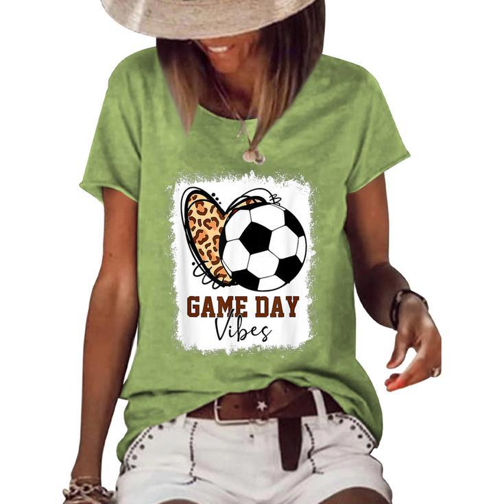 Funny Soccer Game Day Vibes Soccer Mom Game Day Season  Women's Short Sleeve Loose T-shirt