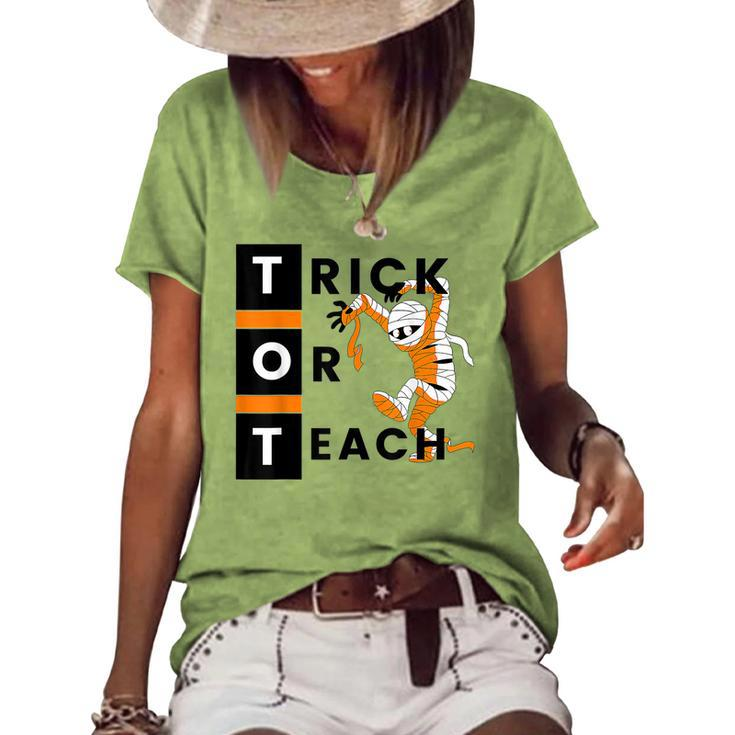 Trick Or Teach Funny Teacher Halloween Costume Gifts  Women's Short Sleeve Loose T-shirt