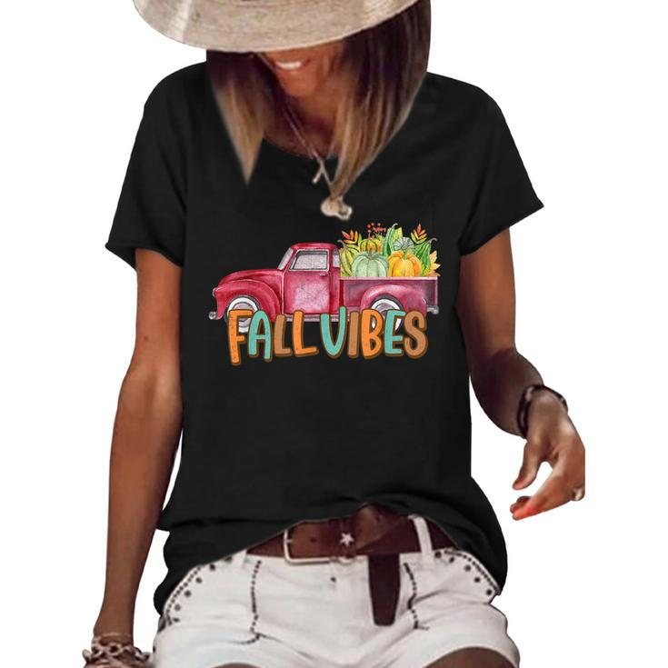 Fall Vibes Old School Truck Full Of Pumpkins And Fall Colors  Women's Short Sleeve Loose T-shirt