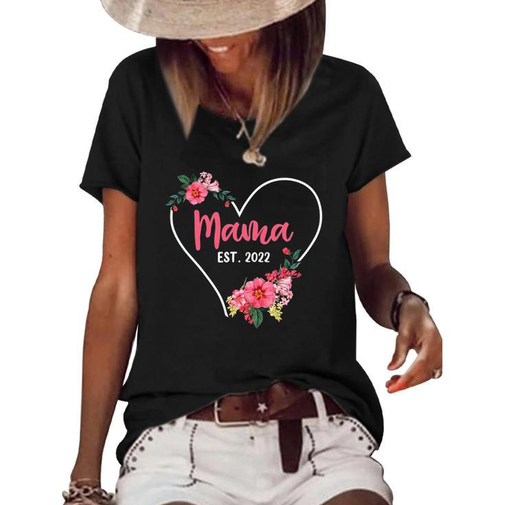 Mama Est 2022 Mom To Be  Pregnancy Announcement Women's Short Sleeve Loose T-shirt