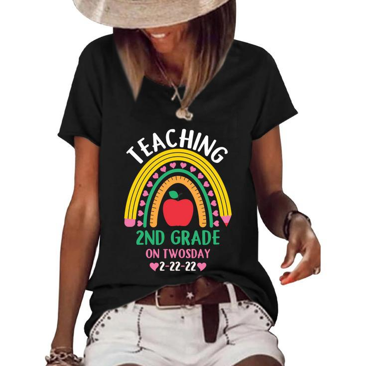 Teaching 2Nd Grade On Twosday 2Gift22gift22 Date Cute 2022 Teacher Gift Women's Short Sleeve Loose T-shirt
