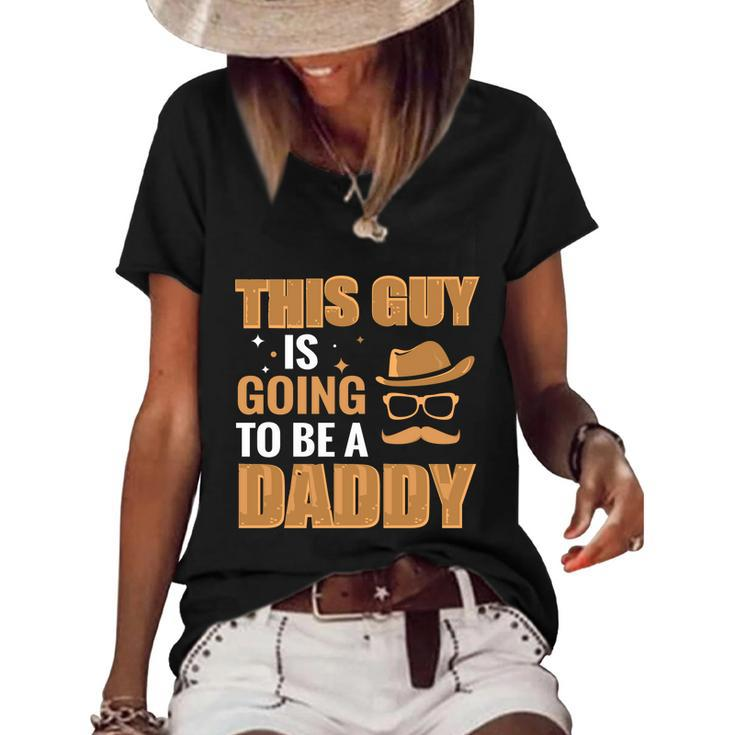 This Guy Is Going To Be Daddy Promoted To Daddy Fathers Day Gift Women's Short Sleeve Loose T-shirt
