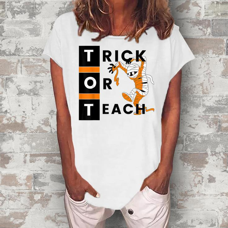 Trick Or Teach Funny Teacher Halloween Costume Gifts  Women's Loosen Crew Neck Short Sleeve T-Shirt