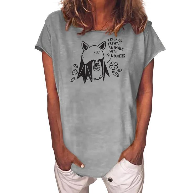 Trick Or Treat Animals With Kindness Halloween Costume Women's Loosen T-shirt