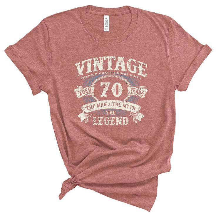 Born In 1952 Vintage Classic Dude 70Th Years Old Birthday Graphic Design Printed Casual Daily Basic Unisex Crewneck Soft Tee