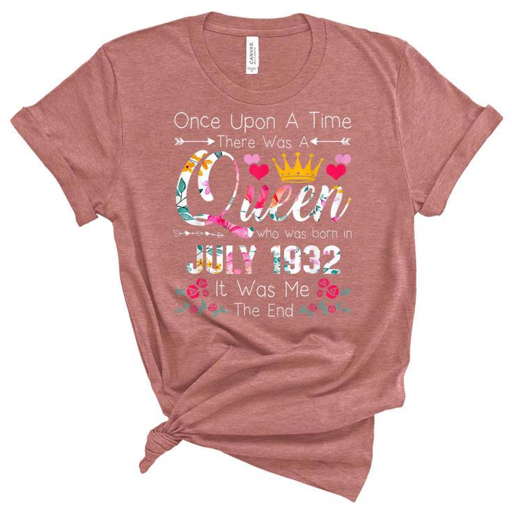 90 Years Birthday Girls 90Th Birthday Queen July 1932  Unisex Crewneck Soft Tee