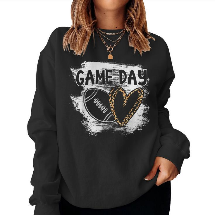 Football Player Mom Leopard Cheetah Game Day Football Fan Women Crewneck Graphic Sweatshirt