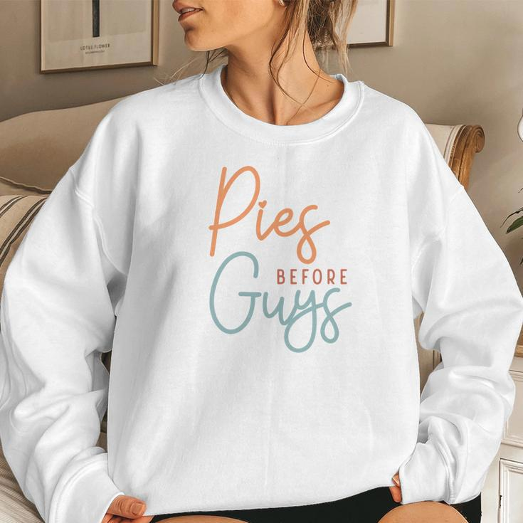 Funny Thanksgiving Pies Before Guys Women Crewneck Graphic Sweatshirt Gifts for Her