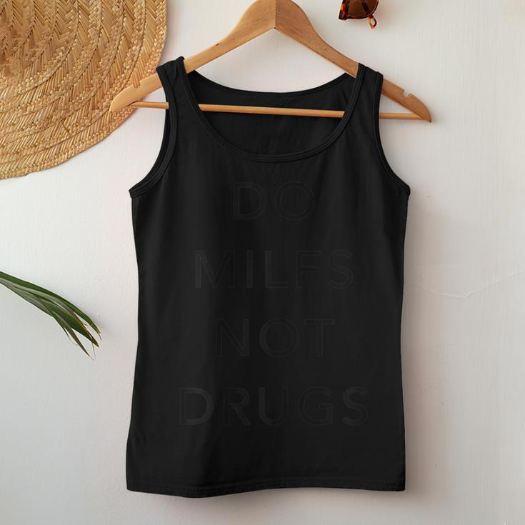 Womens Minimalist Do Milfs Not Drugs Women Tank Top Basic Casual Daily Weekend Graphic Personalized Gifts