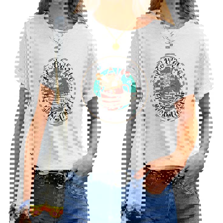 Retro Christmas Skeleton Hot Chocolate To Warn Your Soul Women T-shirt