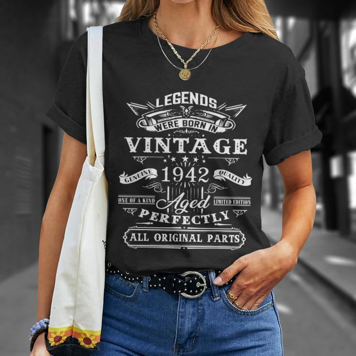 80Nd Birthday Vintage Tee For Legends Born 1942 80 Yrs Old Unisex T-Shirt Gifts for Her