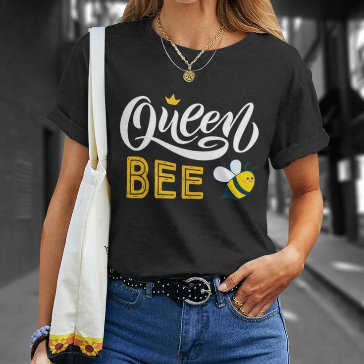 Beekeeper Queen Bee Cute Bees Honey Lover Queen Bee Gift Unisex T-Shirt Gifts for Her