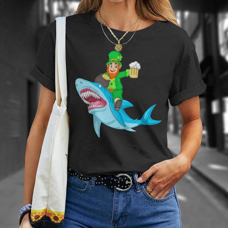 Leprechaun Riding Shark St Patricks Day Unisex T-Shirt Gifts for Her